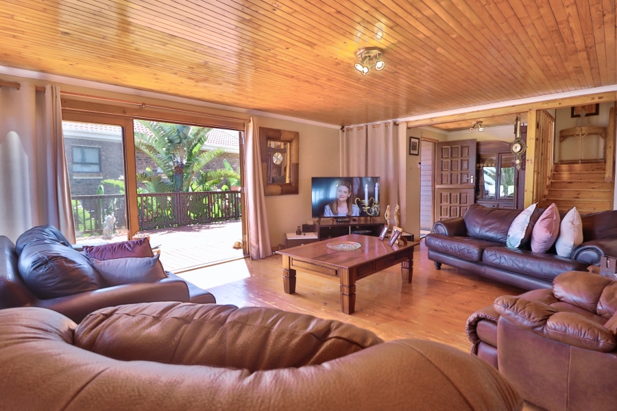 10 Bedroom Property for Sale in Dana Bay Western Cape